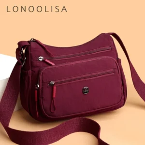 Fashion shoulder bags.